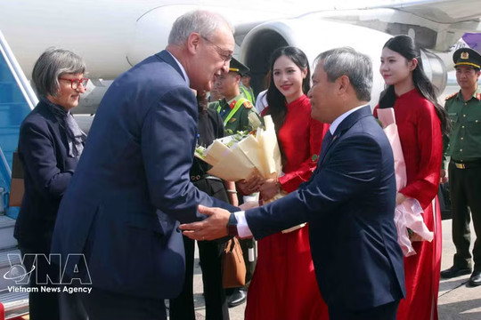 Swiss President Guy Parmelin arrives in Hanoi, beginning official visit to Vietnam