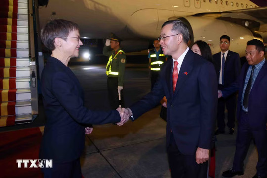 Thủ tướng Liechtenstein đến Hà Nội, bắt đầu thăm chính thức Việt Nam