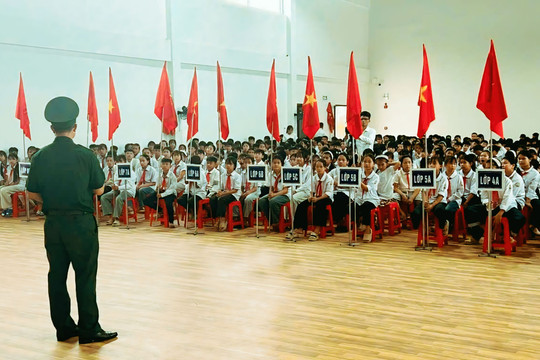 Đồn Biên phòng Bát Mọt tuyên truyền pháp luật, nâng cao ý thức bảo vệ biên giới cho học sinh