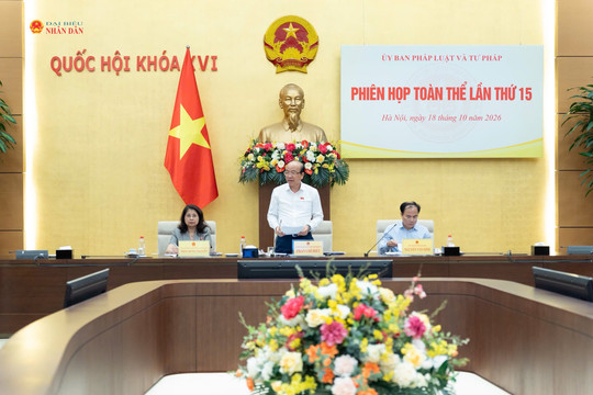 Thường trực Ủy ban Pháp luật và Tư pháp thẩm tra dự án Luật Nhà ở (sửa đổi)