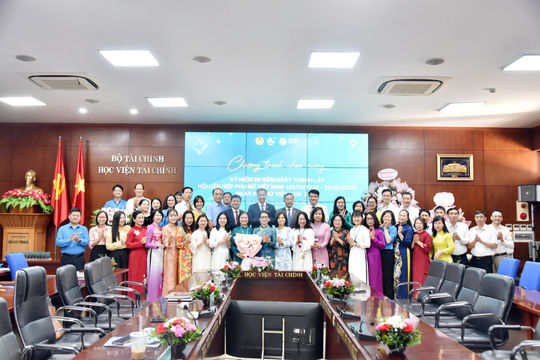 Nữ giới - chủ thể tham gia kiến tạo các giá trị kinh tế trong nền kinh tế bạc