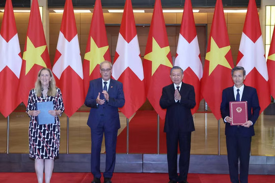 Tổng thống Liên bang Thụy Sĩ Guy Parmelin và Phu nhân kết thúc tốt đẹp chuyến thăm chính thức Việt Nam
