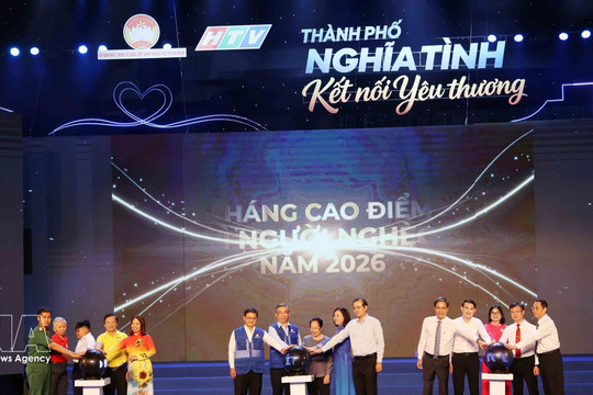 Ho Chi Minh City, Vinh Long raise funds for the poor