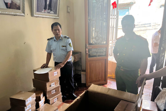 Hà Nội: Lực lượng quản lý thị trường tạm giữ gần 2.900 túi xách có dấu hiệu giả mạo nhiều nhãn hiệu nổi tiếng