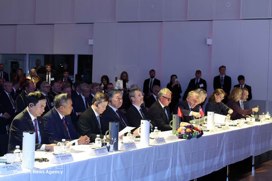 General Secretary and President To Lam witnesses exchange of Vietnam-Denmark cooperation agreements