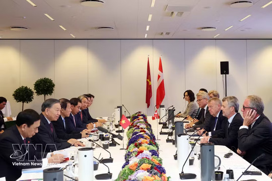 Top leader meets leading Danish businesses