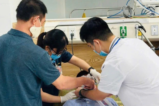 Hà Nội: Ghi nhận 42 trường hợp nghi ngộ độc khí clo