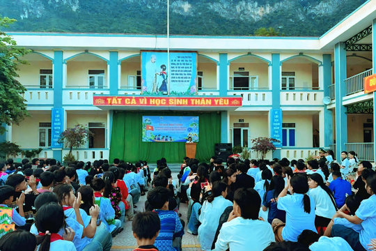 Đồn Biên phòng Tam Chung tuyên truyền pháp luật về chủ quyền biên giới cho học sinh