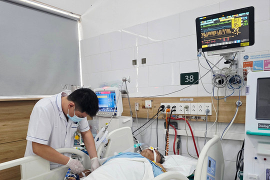 Vụ ngộ độc khí clo tại Hà Nội: Có trường hợp tổn thương phổi nghiêm trọng, suy đa phủ tạng