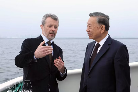 Top Vietnamese leader visits Lynetteholm artificial peninsula project in Denmark