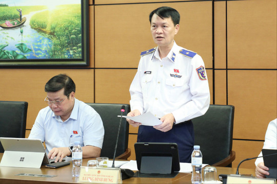 Quy định rõ việc công chứng giao dịch đất đai ngay trong luật