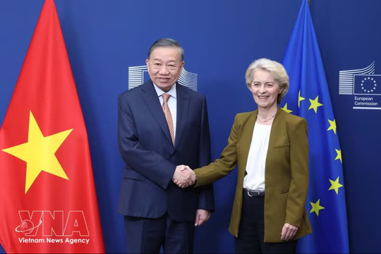 Vietnam regards European Union as one of its priority partners: Top leader
