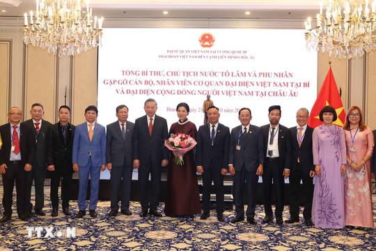 Tổng Bí thư, Chủ tịch nước Tô Lâm gặp gỡ cán bộ, nhân viên Cơ quan đại diện Việt Nam tại Bỉ và đại diện cộng đồng người Việt Nam tại châu Âu