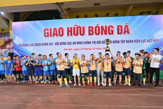 Sôi nổi giải bóng đá giao hữu giữa Đội bóng Đại biểu Quốc hội khóa XVI, Cục A03 và Tập đoàn EVN
