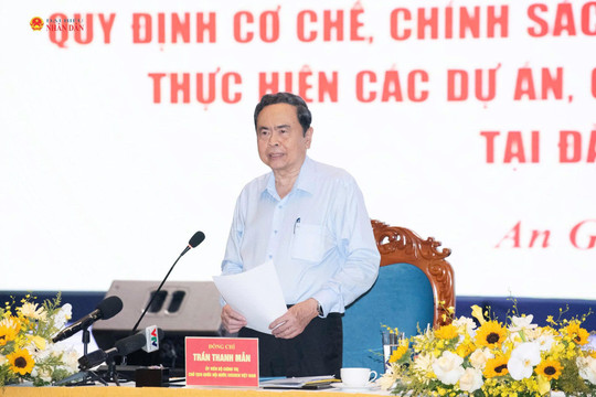Chủ tịch Quốc hội Trần Thanh Mẫn làm việc với lãnh đạo tỉnh An Giang và các đơn vị liên quan về thực hiện Nghị quyết 41 của Quốc hội