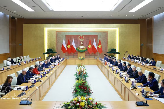 Vietnamese, Polish PMs seek ways to boost all-round cooperation