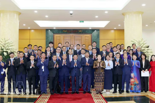 Key CPV leader receives young officials of Cambodian People’s Party