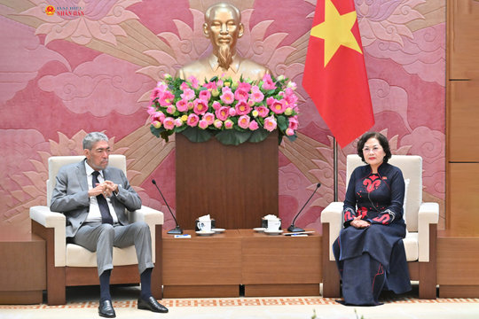 Phó Chủ tịch Quốc hội Nguyễn Thị Hồng tiếp Tổng Bí thư Đảng MIU, Cộng hòa Dominica