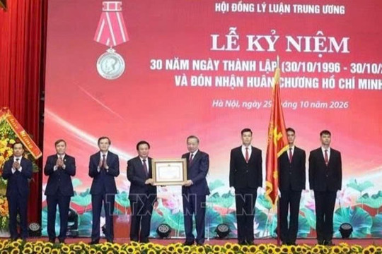 Hội đồng Lý luận Trung ương đón nhận Huân chương Hồ Chí Minh