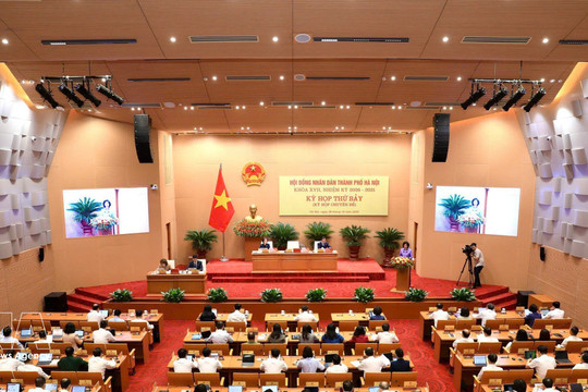 Hanoi clears 20 resolutions, defers two metro rail mechanisms