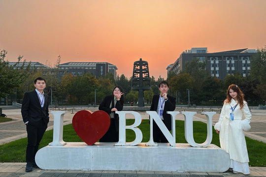 Từ đồ án tốt nghiệp, nhóm bạn trẻ Bách khoa Hà Nội đưa nền tảng tự học AI vào chung kết toàn cầu