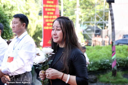 Ho Chi Minh City residents pay tribute to fallen soldiers