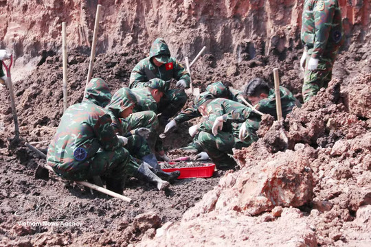Ho Chi Minh City team recovers 19 more martyrs' remains at Le Thi Rieng Park