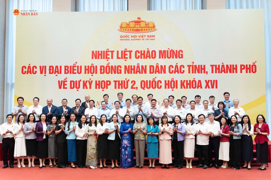 Phó Chủ tịch Quốc hội Nguyễn Thị Thanh gặp đại diện Thường trực HĐND các tỉnh, thành phố về dự thính Kỳ họp thứ Hai