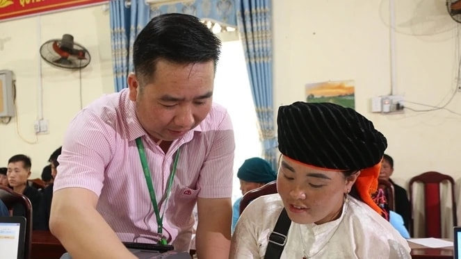 Thân thương những "chiến sĩ áo hồng"!