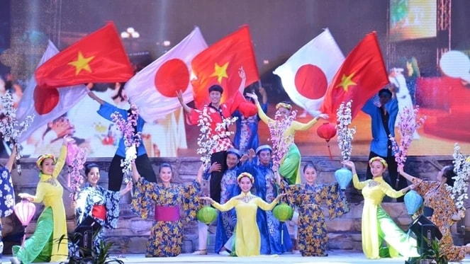 Bài cuối: Xây dựng bản lĩnh, trí tuệ, tâm hồn, khí phách con người Việt Nam trong thời kỳ mới