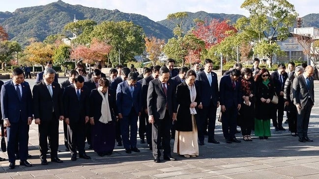 Mong muốn các dân tộc trên thế giới sẽ cùng nhau hướng tới hòa bình, thịnh vượng, phát triển 