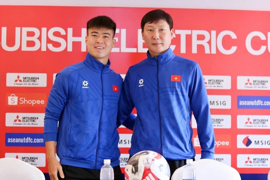 HLV Kim Sang Sik: "Tỷ số 2 - 0 vẫn còn nguy hiểm, chưa thể nói trước điều gì"