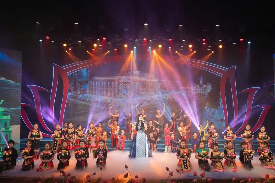 Học sinh, sinh viên dân tộc thiểu số nỗ lực, tự tin bước vào kỷ nguyên mới