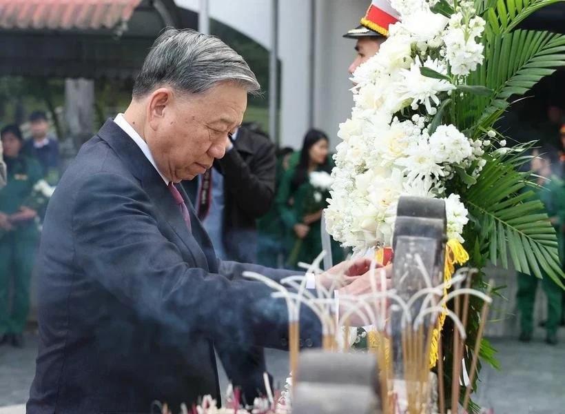 Tổng Bí thư Tô Lâm dâng hương tại Khu di tích lịch sử cấp quốc gia đặc biệt Ngã ba Đồng Lộc