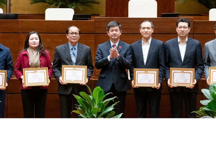 Tổng Thư ký Quốc hội, Chủ nhiệm Văn phòng Quốc hội Lê Quang Tùng: Tích cực, chủ động đổi mới, nâng cao chất lượng tham mưu, phục vụ, phấn đấu thực hiện thắng lợi nhiệm vụ năm 2025