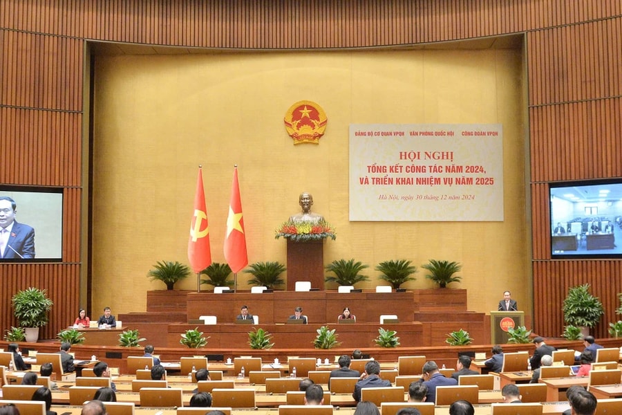 Chủ tịch Quốc hội Trần Thanh Mẫn dự Hội nghị Tổng kết công tác năm 2024 và triển khai nhiệm vụ năm 2025 của Văn phòng Quốc hội