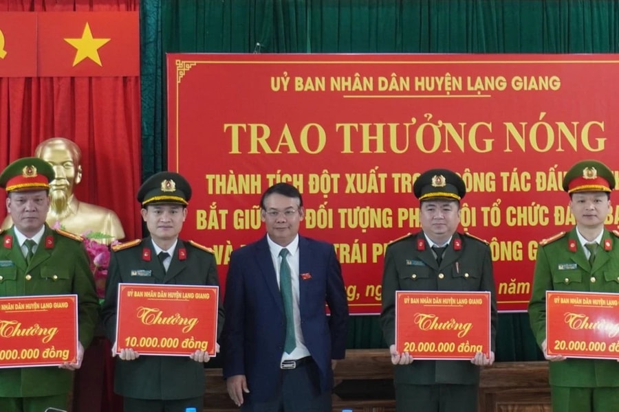 Công an huyện Lạng Giang triệt phá chuyên án tổ chức đánh bạc trên không gian mạng với hàng nghìn người tham gia 