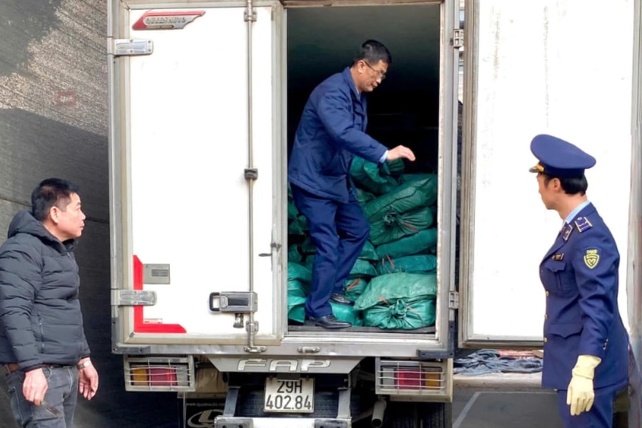 Lạng Sơn: Phát hiện xe ô tô vận chuyển hàng hóa không có giấy tờ nguồn gốc