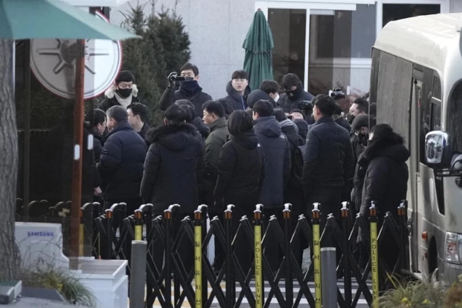 Tổng thống Hàn Quốc trước nguy cơ bị bắt khẩn cấp – điều chưa từng có tiền lệ