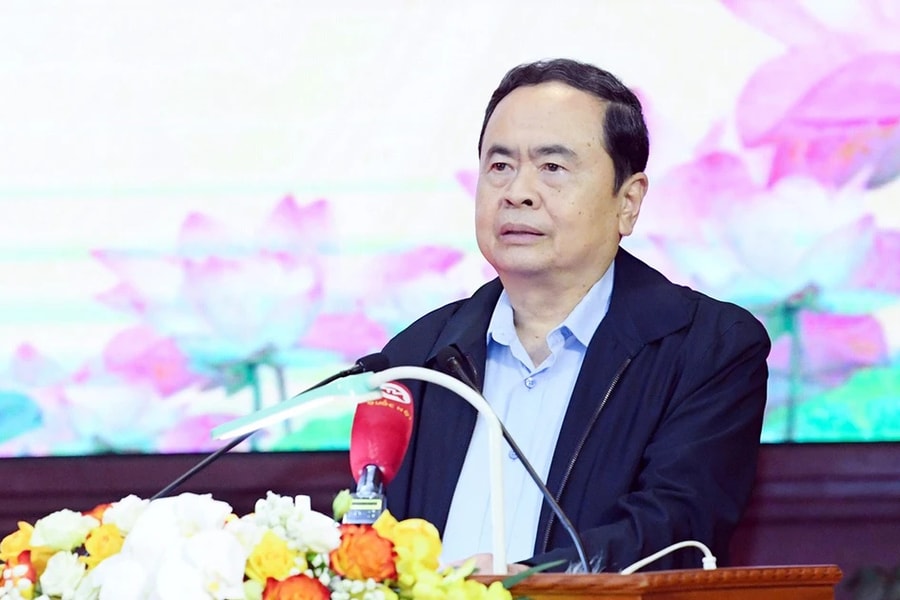 Chủ tịch Quốc hội Trần Thanh Mẫn thăm, tặng quà cán bộ chiến sĩ Công an tỉnh Yên Bái