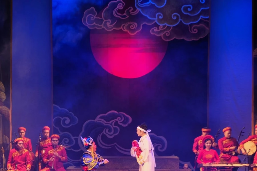 Biểu diễn nghệ thuật gắn với không gian phố cổ Hà Nội