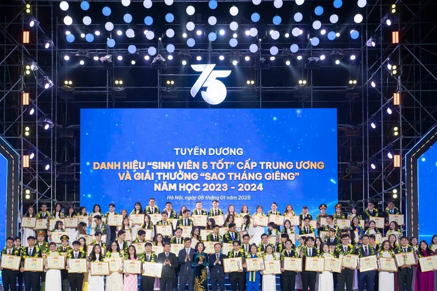 Phó Chủ tịch Quốc hội Nguyễn Thị Thanh: Kiến tạo, xây dựng đất nước bằng lòng yêu nước, niềm tự hào dân tộc, khát vọng tuổi trẻ 