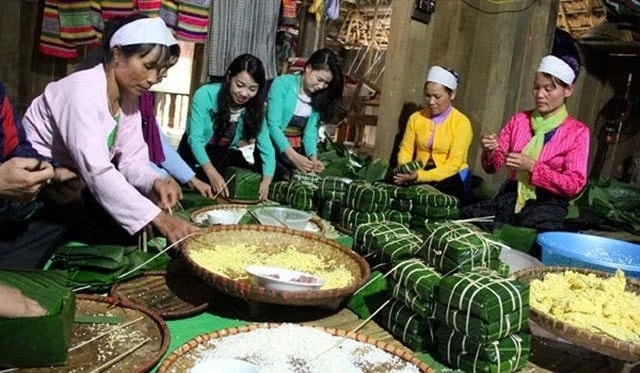 Tặng 660 phần quà trong chương trình "Bánh chưng xanh - Tết vì người nghèo" năm 2025