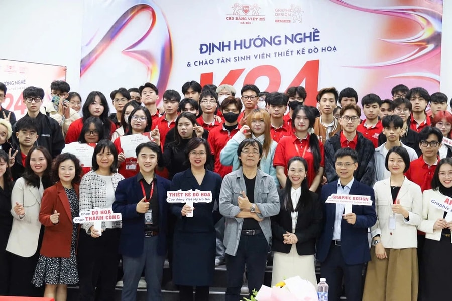 Hoạ sĩ Lê Tiến Vượng: "Sinh viên Thiết kế đồ hoạ đang đứng trước thời cơ và thách thức của thời đại"