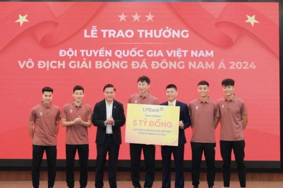 LPBank trao thưởng 5 tỷ đồng cho Đội tuyển Bóng đá Việt Nam vô địch ASEAN Cup 2024