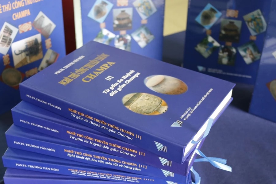 Ra mắt bộ sách “Nghề thủ công truyền thống Champa”