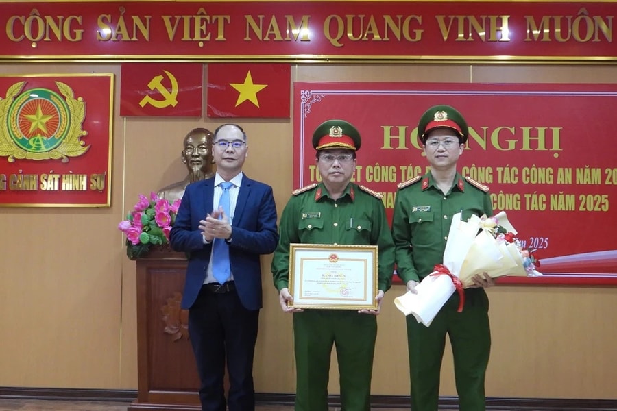 Phá đường dây 'tín dụng đen', Công an Đà Nẵng được Ngân hàng Nhà nước tặng Bằng khen