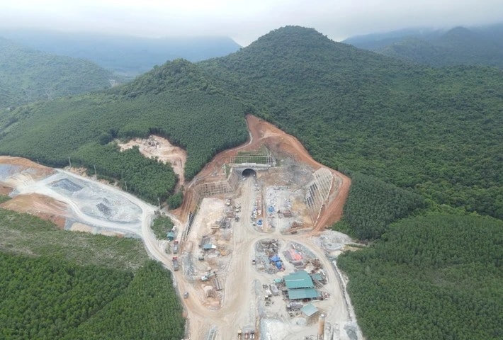 Đề xuất đầu tư hoàn chỉnh 2 ống hầm trên cao tốc ở Hà Tĩnh để đảm bảo lưu thông an toàn