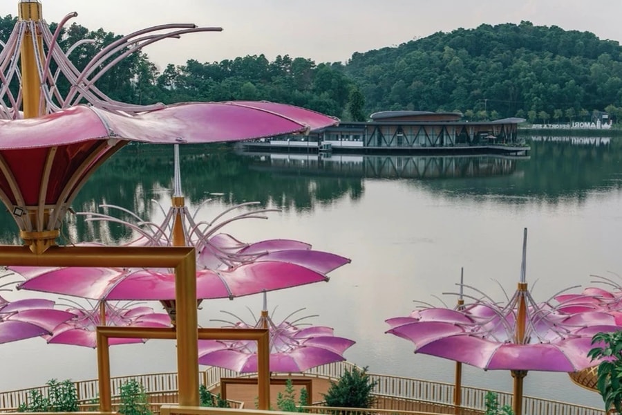 Cảnh sắc sơn thủy hữu tình tại Lamori Resort & Spa