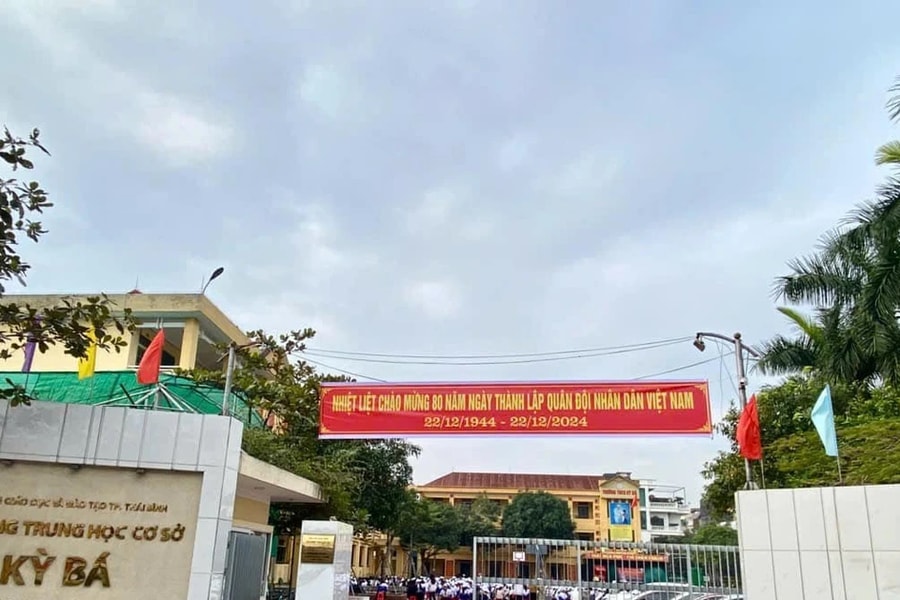 Học sách Kết nối tri thức với cuộc sống nhưng đề thi lại vào bộ sách Cánh diều, hàng nghìn học sinh lớp 7 phải dừng thi